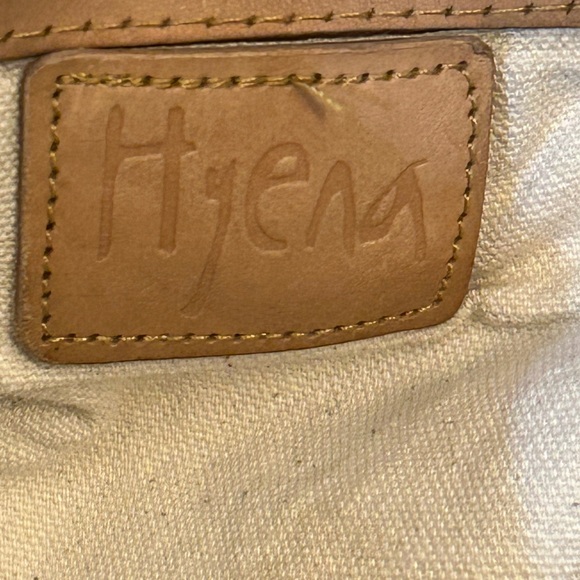 Hyena indigo tie-dye (shibori) pattern on canvas leather strap closure - Picture 16 of 16